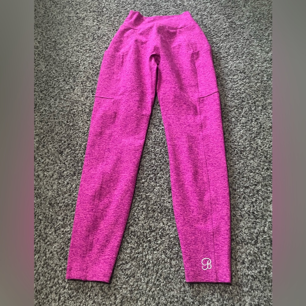 NWOT Bombshell V Back Leggings